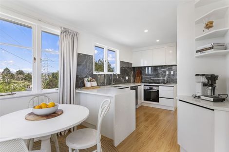 Photo of property in 42 Ellis Avenue, Mount Roskill, Auckland, 1041