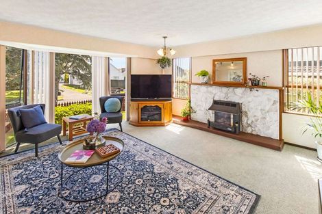 Photo of property in 19 Akepiro Place, Tawhero, Whanganui, 4501