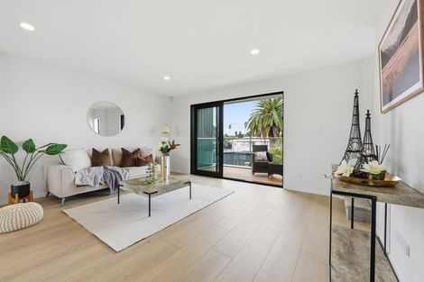 Photo of property in 9a Doughty Place, Otara, Auckland, 2023