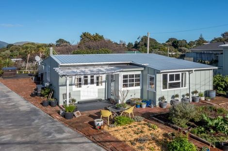 Photo of property in 56 Poplar Avenue, Raumati South, Paraparaumu, 5032
