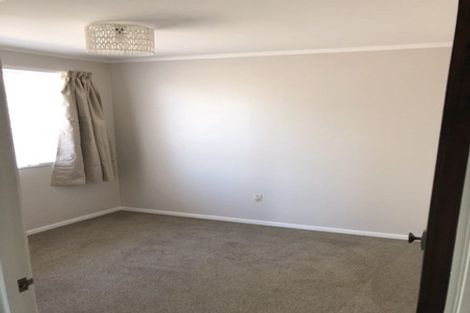 Photo of property in 1/10 Holt Avenue, Torbay, Auckland, 0630