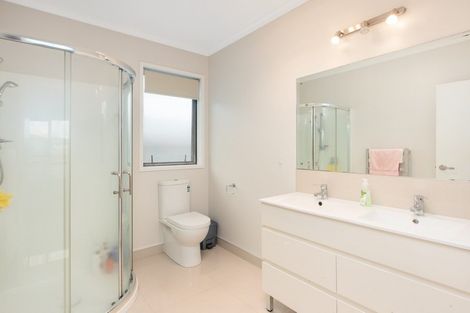 Photo of property in 29 Ballintoy Park Drive, Welcome Bay, Tauranga, 3175