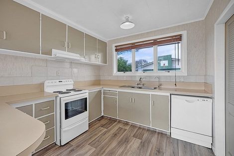 Photo of property in 6 Davidson Street, Hawera, 4610