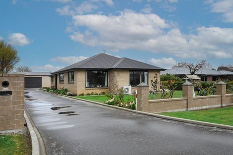 Photo of property in 18 Mauchline Street, Wallacetown, 9816