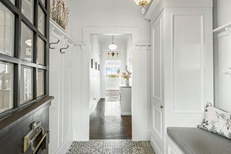 Photo of property in 1 Milton Road, Northcote Point, Auckland, 0627