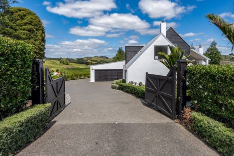 Photo of property in 122 Brownhill Road, Whitford, Manurewa, 2576