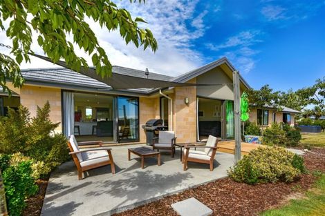 Photo of property in 2 Jacks Drive, West Melton, 7618