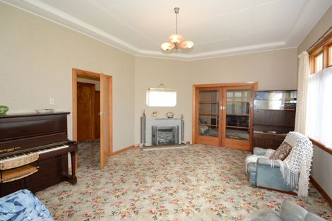 Photo of property in 32 Beach Street, Waikouaiti, 9510