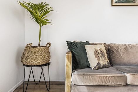 Photo of property in 150 Waiheke Road, Waiheke Island, 1971