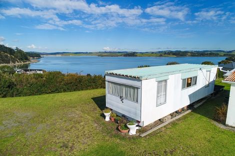 Photo of property in 29 Oxford Street, Whakapirau, Maungaturoto, 0583