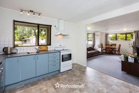 Photo of property in 2/6 Gemstone Drive, Birchville, Upper Hutt, 5018