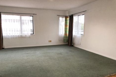 Photo of property in 52 Kelwyn Road, Kelston, Auckland, 0602