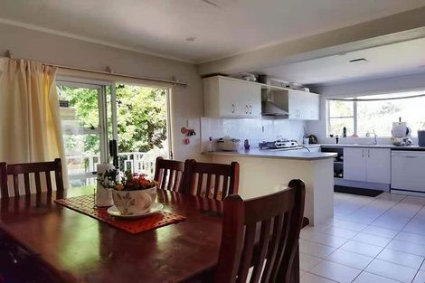 Photo of property in 14 Bacot Place, Howick, Auckland, 2014