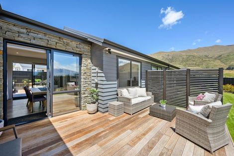Photo of property in 29 Little Alpha Loop, Wanaka, 9305