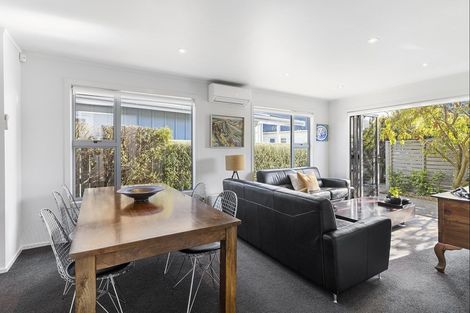 Photo of property in 13a Wayside, Miramar, Wellington, 6022