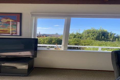 Photo of property in 1/20 Aotearoa Terrace, Murrays Bay, Auckland, 0630