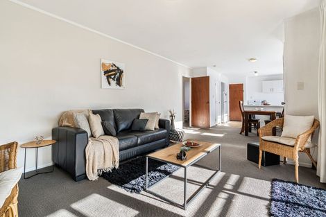 Photo of property in 2/438 Hibiscus Coast Highway, Orewa, 0931