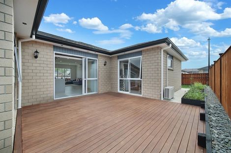 Photo of property in 1 Tuwhare Street, Papakura, 2110
