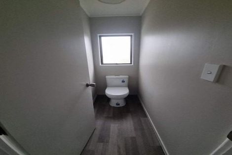 Photo of property in 1/11 Blackgate Place, Weymouth, Auckland, 2103