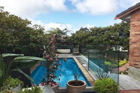 Photo of property in 77 Fairview Avenue, Fairview Heights, Auckland, 0632