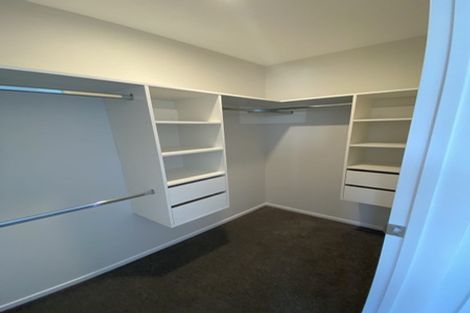 Photo of property in 32a Tupaki Place, Pakuranga Heights, Auckland, 2010