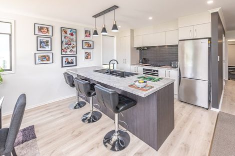 Photo of property in 31 Golf Vue Place, Castlecliff, Whanganui, 4501