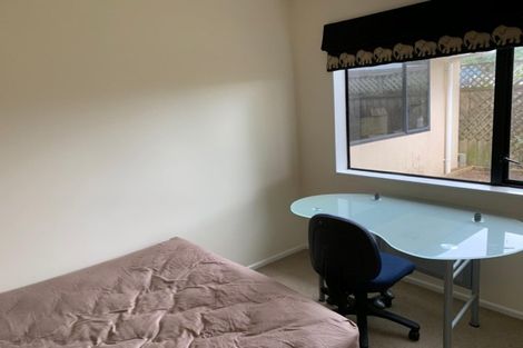 Photo of property in 72 Branch Road, Highlands Park, New Plymouth, 4312