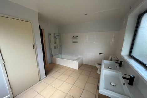 Photo of property in 190 Hurstmere Road, Takapuna, Auckland, 0622