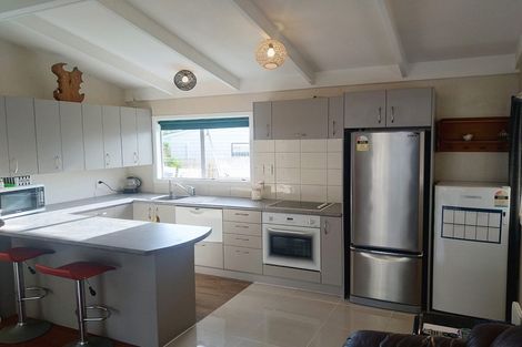 Photo of property in 49 Stevenson Road, Clarks Beach, 2122