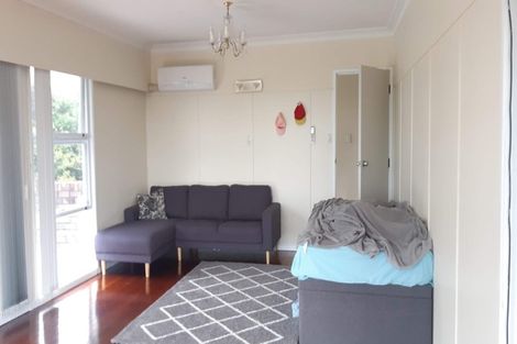 Photo of property in 259 East Coast Road, Mairangi Bay, Auckland, 0630