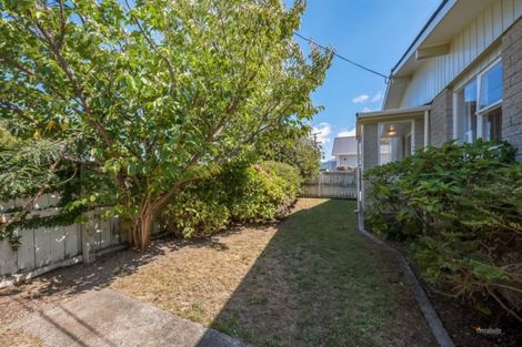 Photo of property in 16 Whites Line West, Woburn, Lower Hutt, 5010