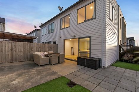 Photo of property in 49 Hollowout Street, Takanini, 2112