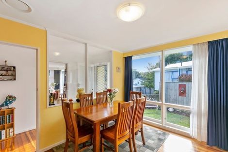 Photo of property in 5 Silverbirch Grove, Churton Park, Wellington, 6037