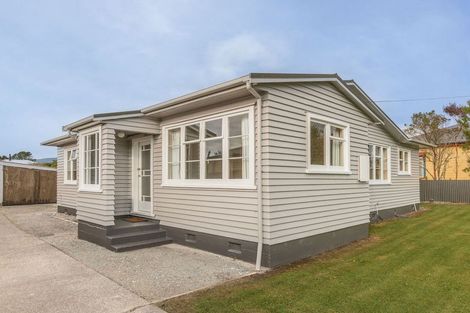 Photo of property in 113 Peel Street, Westport, 7825