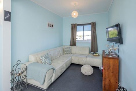 Photo of property in 6 Huia Street, Foxton Beach, Foxton, 4815