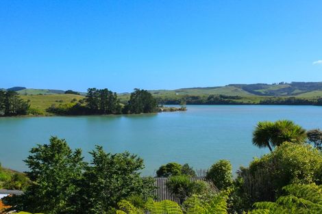 Photo of property in 23 Point Street, Raglan, 3225