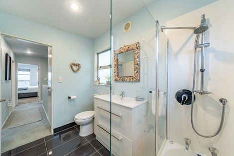 Photo of property in 15 Marjory Close, Broadmeadows, Wellington, 6035