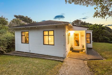 Photo of property in 15 Pukerua Beach Road, Pukerua Bay, 5026