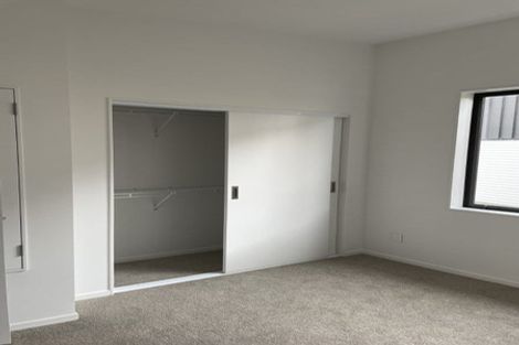 Photo of property in 2/62 Spenmoor Street, Newlands, Wellington, 6037