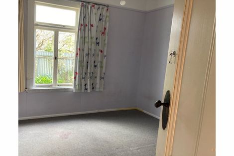 Photo of property in 52 Timaru Road, Waimate, 7924
