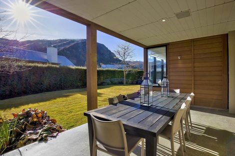 Photo of property in 2 Taramea Lane, Arrowtown, 9371