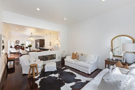 Photo of property in 26 Cranmer Square, Christchurch Central, Christchurch, 8013