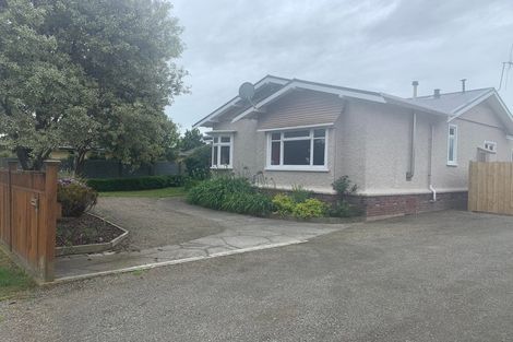 Photo of property in 68 Roberts Line, Kelvin Grove, Palmerston North, 4414
