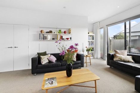 Photo of property in 15/6 Oswald Crescent, Paparangi, Wellington, 6037