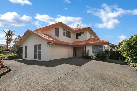 Photo of property in 3 Bridgehead Cove, West Harbour, Auckland, 0618