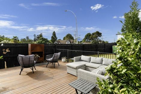 Photo of property in 302 Otumoetai Road, Otumoetai, Tauranga, 3110