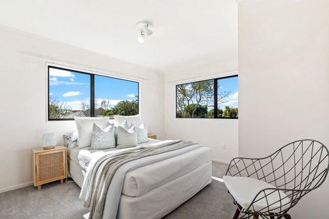 Photo of property in 22 Settlers Grove, Orewa, 0931