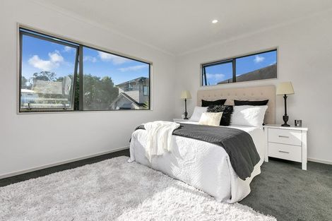 Photo of property in 40a Roberts Road, Glenfield, Auckland, 0629