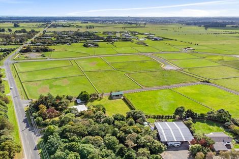 Photo of property in 435 Tararua Road, Levin, 5571