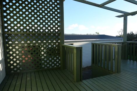 Photo of property in 115 Gloaming Hill, Titahi Bay, Porirua, 5022